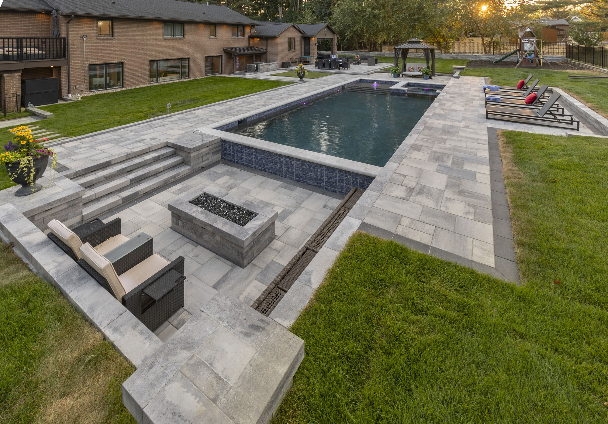 Tango Pools: Your Custom Pool Contractor in Washington Creating Backyard Oasis